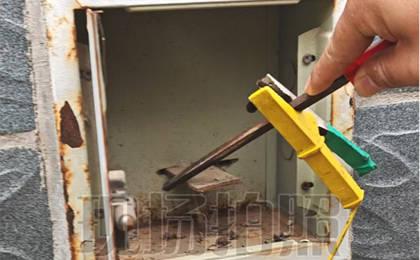 规范要求，接地电阻值是多少？